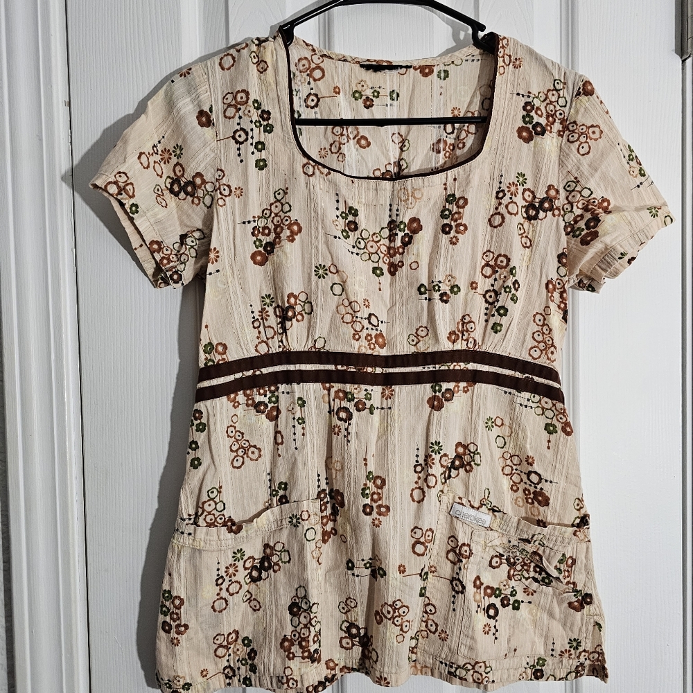 Cherokee scrup top